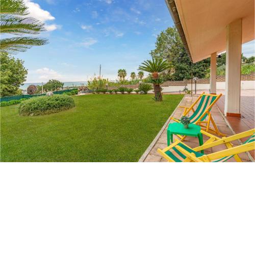 Nice home in Martinsicuro with 4 Bedrooms and WiFi