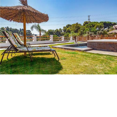 Nice Home In Mezquitilla With 1 Bedrooms, Outdoor Swimming Pool And Swimming Pool