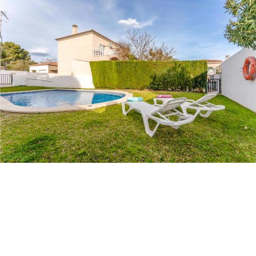 Nice Home In Miami Playa With 3 Bedrooms, Swimming Pool And Wifi