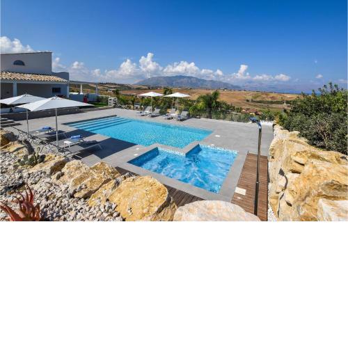 Nice Home In Partinico With 3 Bedrooms, Wifi And Outdoor Swimming Pool