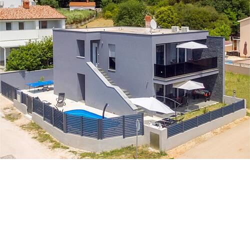 Nice home in Peroj w/ Outdoor swimming pool and 4 Bedrooms