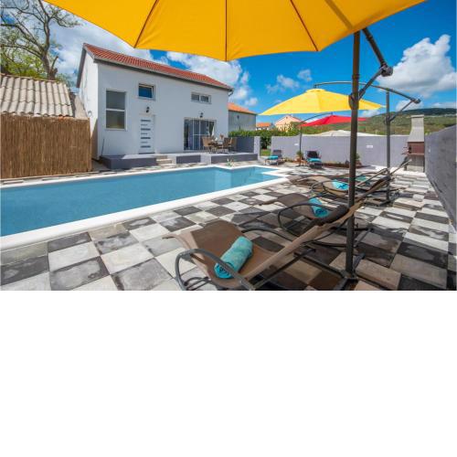 Nice home in Rastane Donje with Outdoor swimming pool, WiFi and 3 Bedrooms