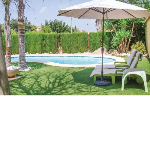 Nice Home In Riba-roja De Tria With 5 Bedrooms, Wifi And Outdoor Swimming Pool