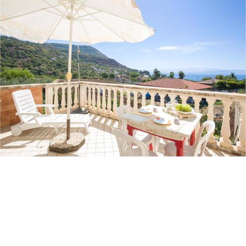 Nice home in Ricadi with WiFi and 6 Bedrooms