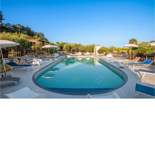 Nice home in San Giovanni with Outdoor swimming pool, Jacuzzi and WiFi