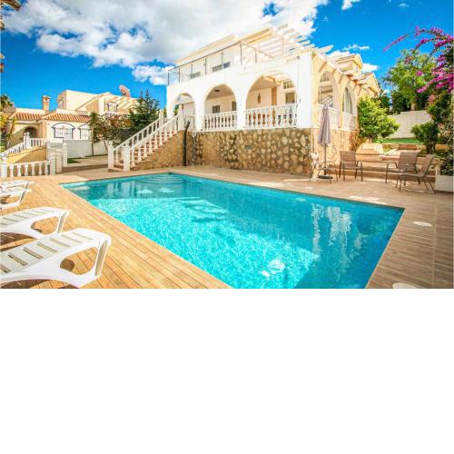 Nice Home In Santa Pola With 4 Bedrooms, Outdoor Swimming Pool And Swimming Pool