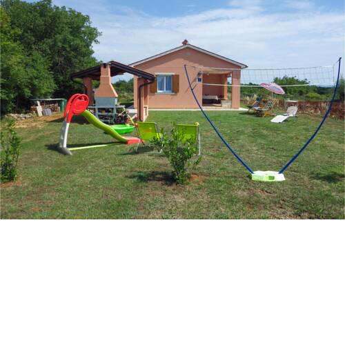 Nice home in Sisan w/ WiFi and 2 Bedrooms