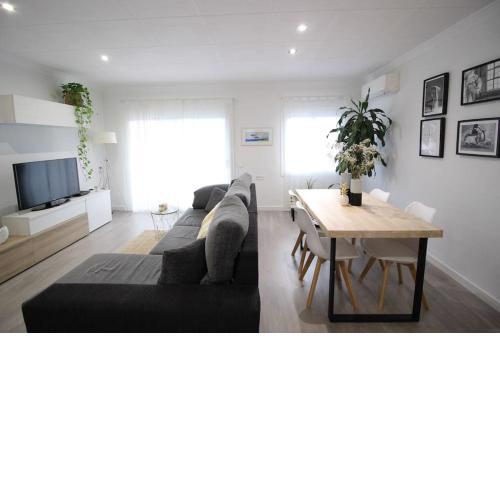 Nice new apartment only 30min to Barcelona center.