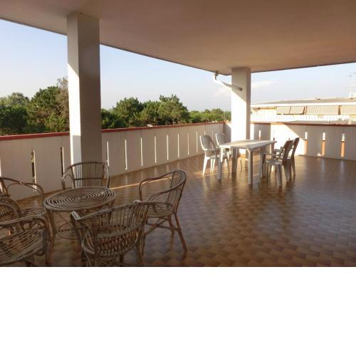 Nice Two-Bedroom Apartment with huge attic terrace - By Beahost Rentals