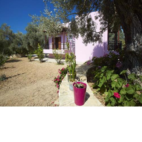 Nice villa on small beautiful complex of 3 villas communal pool NW coast