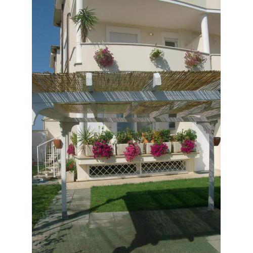 Nice villa only 100m from the beach