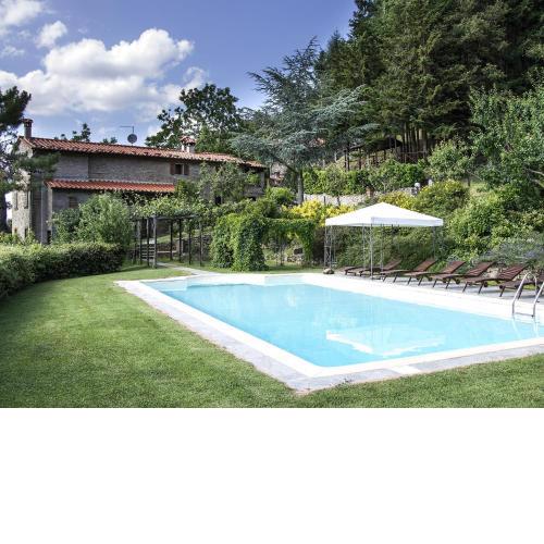 Nice villa with private pool large garden lots of privacy and close to Cortona