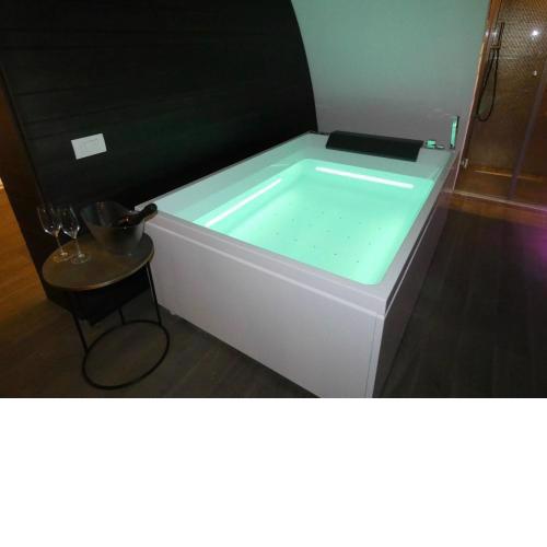 NICOLAUS SUITE Wellness Experience