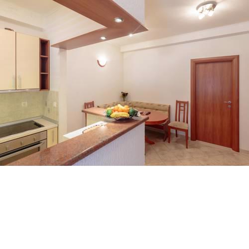 Niki Apartment