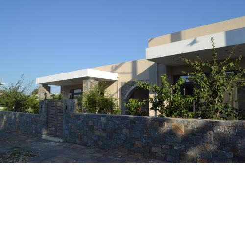 Nikolas Villa