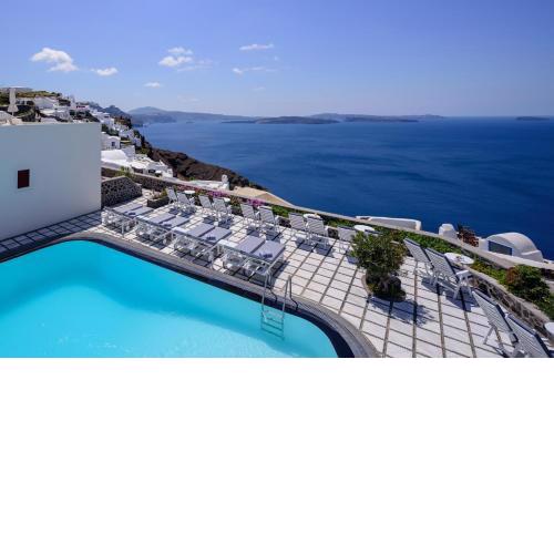 Nikos Villas