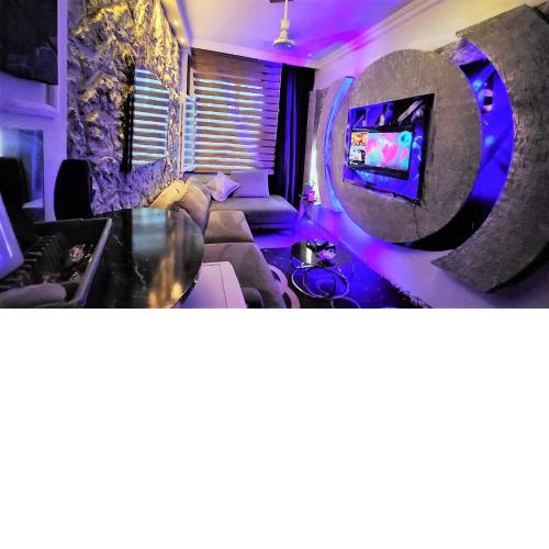 NiSantasi Center Interior Design 1+1 B