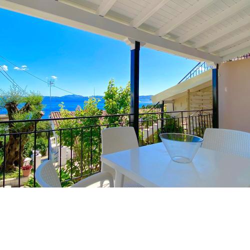Nissaki Apartments and Vasilis House
