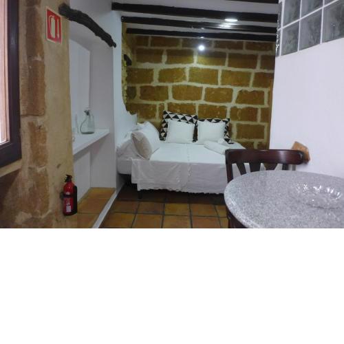 No.5B - Lovely Studio Apt with A/C in the centre of the old town