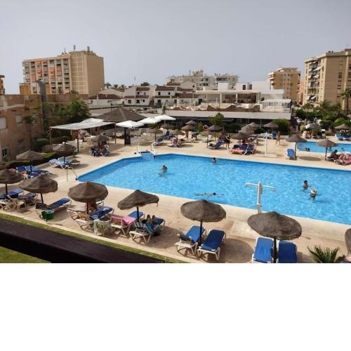 Nogalera con piscina