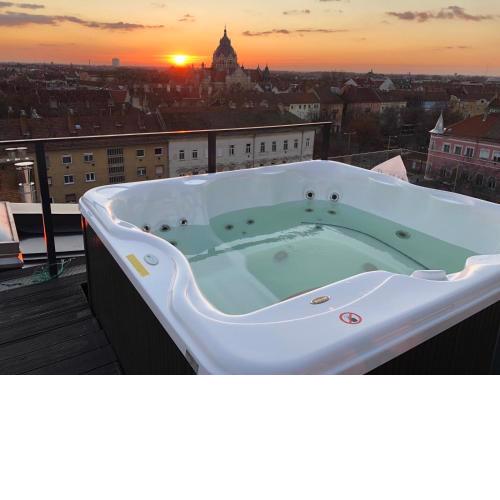 Noir Hotel- Penthouse Apartman Jacuzzival