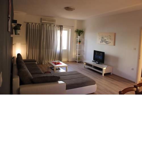 Nona Apartment