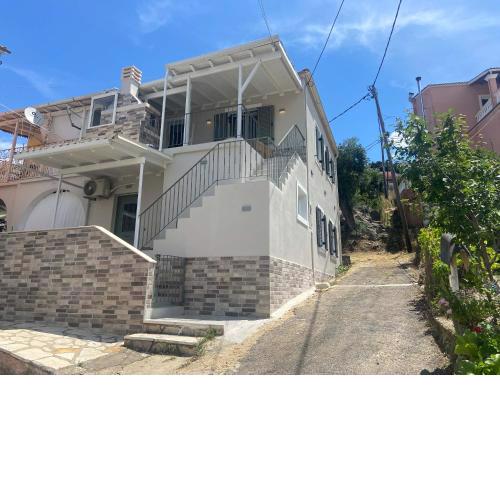 Nonna's Hill House