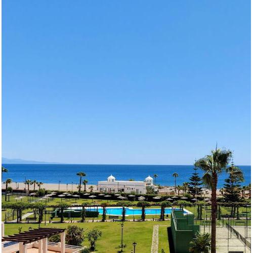 NORIA 2, pied dans le sable, magnifique vue mer, piscine, garage, climatisation