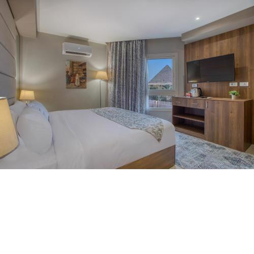 NOZOL PYRAMIDS HOTEL