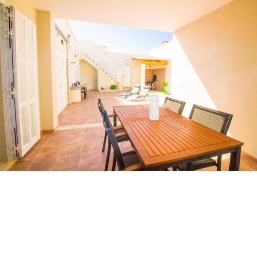 Nueva casa a pocos metros de la playa con A/C