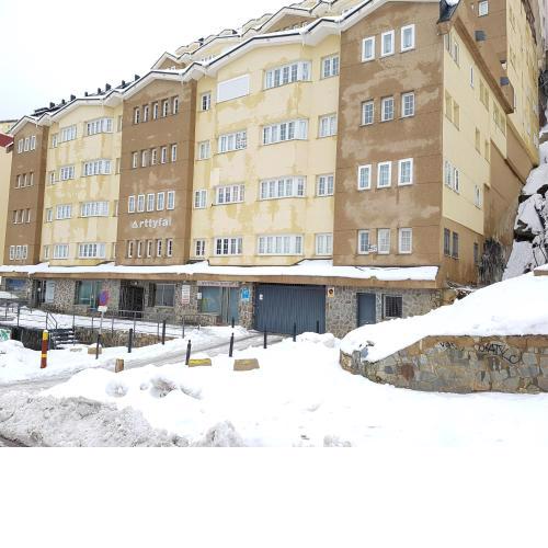 NUEVO APARTAMENTO en Sierra Nevada CON GARAJE e IMPRESIONANTES VISTAS