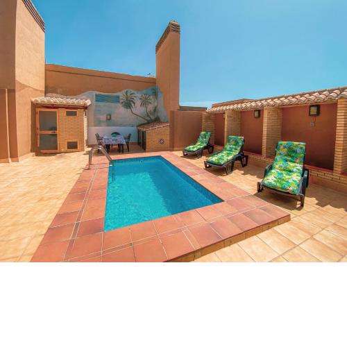 Nuevo Ático con Piscina Privada y Vistas al Mar en Fuengirola