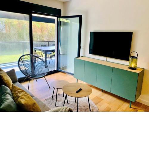 Nuevo!! preciosa terraza, 2 hab, 2 garajes, para 6-7 personas - Urbanizacion moderna y lujo