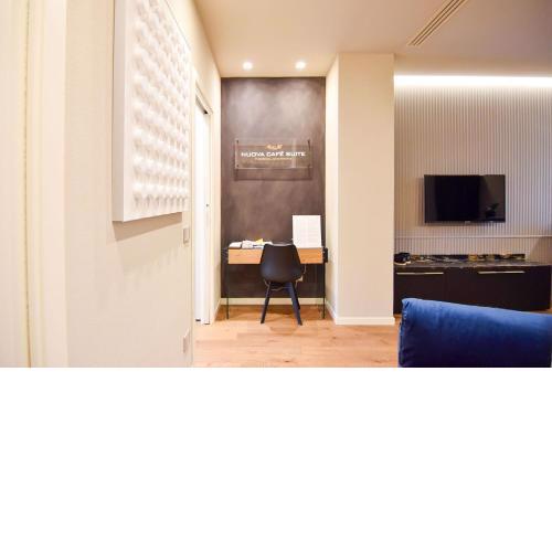 Nuova Cafe' Suite