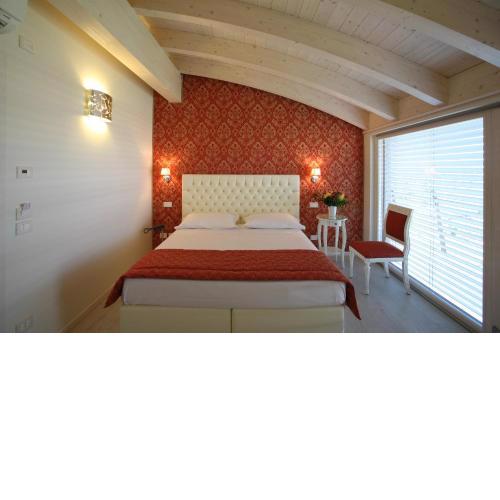 Nuova Opera Rooms