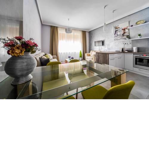Nyár Entire Apartment with Aircon and Balcony
