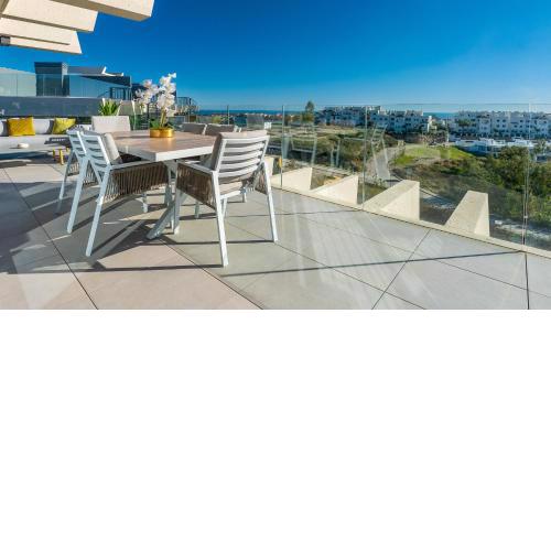 Oasis 325 penthouse