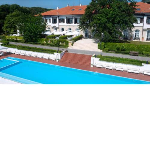 Oasis Boutique Hotel, Riviera Holiday Club