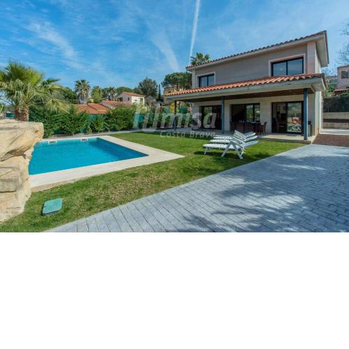 Oasis House