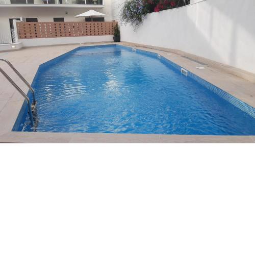 Obra nueva a estrenar con piscina en el centro de Vilanova