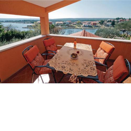 Obrovac Krusevo modern apt w terrace & sea view