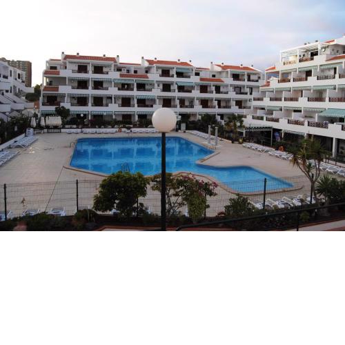 Ocean Light Apartment (100m from the beach)