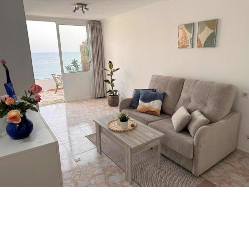Ocean Views - Beach Apartment
