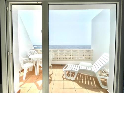 Oceanfront apartment a few meters from the beach