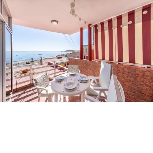 OCEAN&SURFERS BEACH HOLIDAY HOME- by MEDANO4YOU
