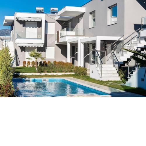 Ofrynio Luxury Apartment & Pool