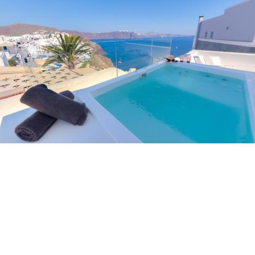 Oia Captain's Villa