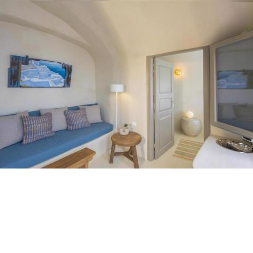 Oia Waves by SV