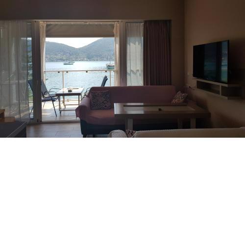 Ola Kala Apartments and Rooms