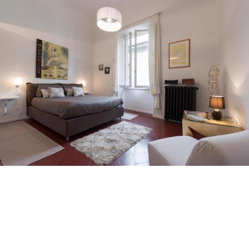Old Bridge: historical and chic apartment